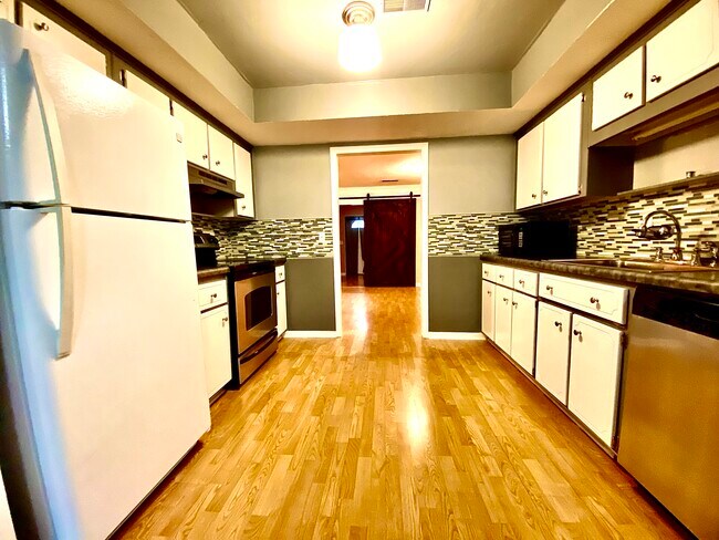 Building Photo - 760 Coventry Township Pl