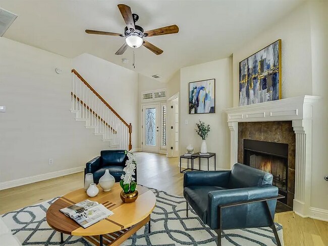 Foto del edificio - 636-612 12 Oaks Ln