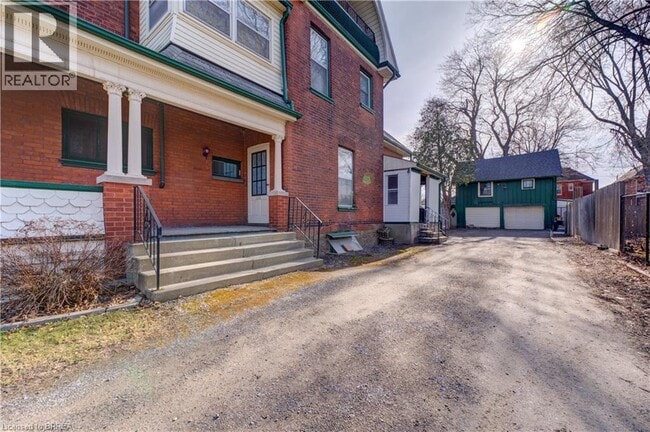 Photo du bâtiment - 111 Erie Ave