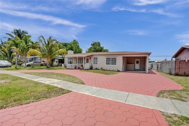Foto del edificio - 6840 SW 26th Ct
