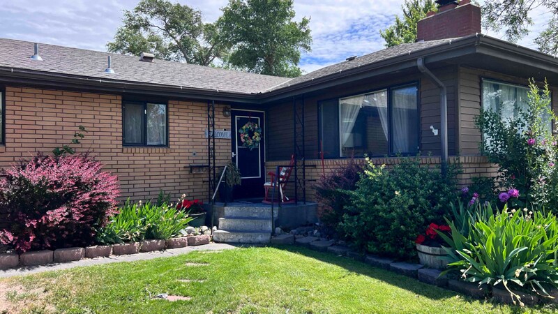 Primary Photo - 1417 S Skyline Dr