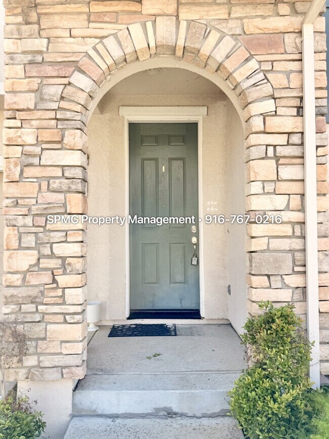 Foto del edificio - Beautifully Maintained 3 Bed / 2.5 Bath Home in South Natomas — New Appliances & Community Amenit...