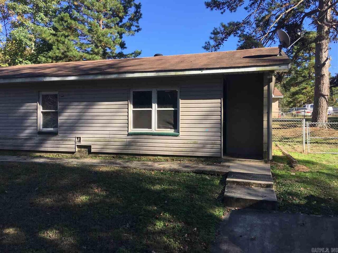 8 Apartment Rd, Mayflower, AR 72106 Townhome Rentals in