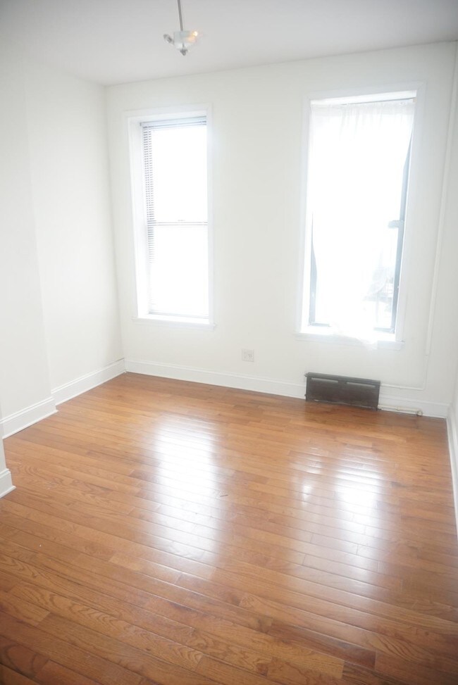 Building Photo - 470 Myrtle Ave