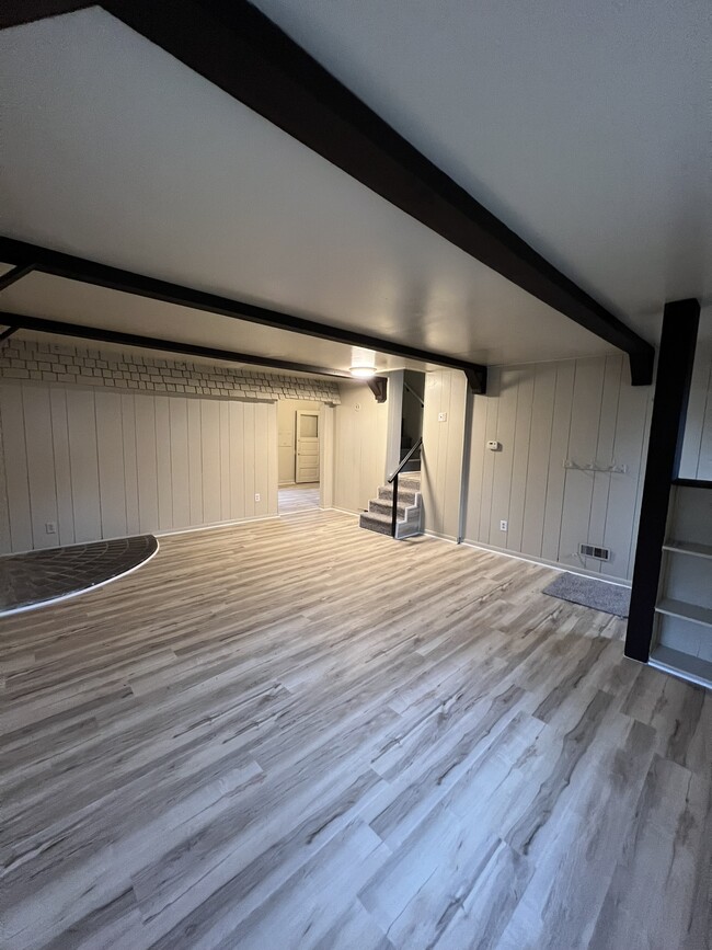 Foto del edificio - 716 Community St