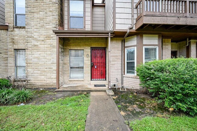 Foto del edificio - 12300 Brookglade Cir