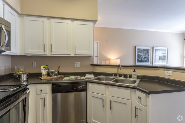 1BR, 1BA - A1 West - IMT Cherry Creek