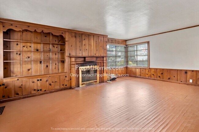 Building Photo - Charming Haven: A Cozy Home in Powellhurst...