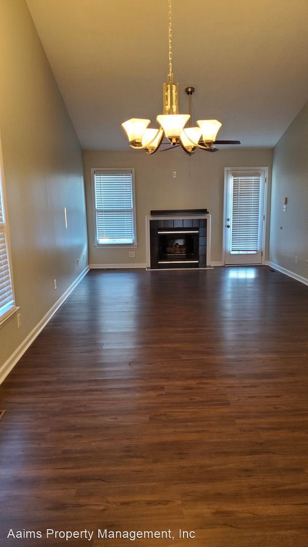 Building Photo - 2 br, 2 bath House - 2915 Amelia Drive