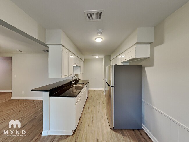 Foto del edificio - 14839 Greenvalley Dr