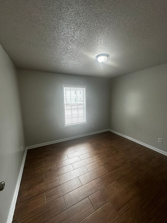 Foto del edificio - 2 Bedroom 1 Bath  Apartment