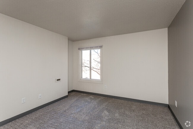 1BR Dlx Remodeled - Bedroom - Old Main & Drake Apartments