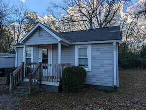 Building Photo - Room in House on Kannapolis Hwy
