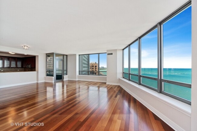 Foto del edificio - 600 N Lake Shore Dr