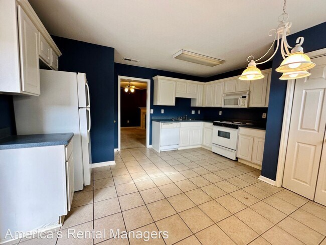 Building Photo - 3 br, 2.5 bath House - 165 Rocky Ridge Drive