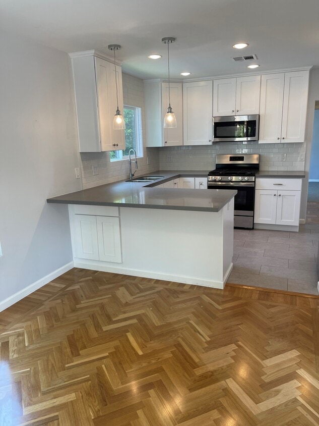 Kitchen - 8574 Rugby Dr