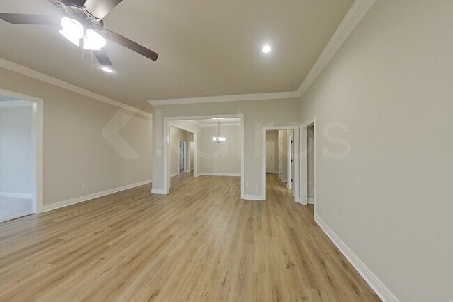 Building Photo - 3212 Rosehill Dr