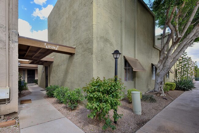 Foto del edificio - 8574 E Indian School Rd