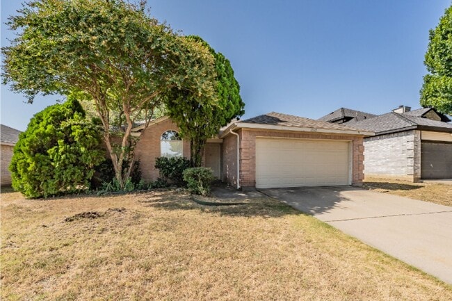 Photo - 1740 Cedar Tree Dr. House