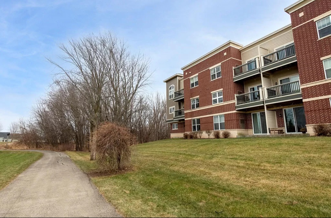 5194 Sassafras Dr Unit 105, Fitchburg, WI 53711 Condo for Rent in