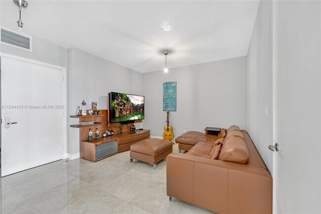 Foto del edificio - 1331 Brickell Bay Dr