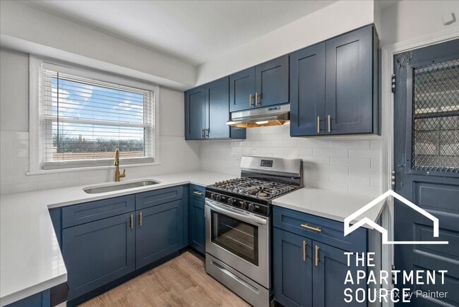 Photo - 2727 W Berwyn Ave Apartment