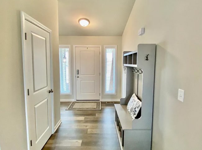 Building Photo - 107 Forest Garden Dr