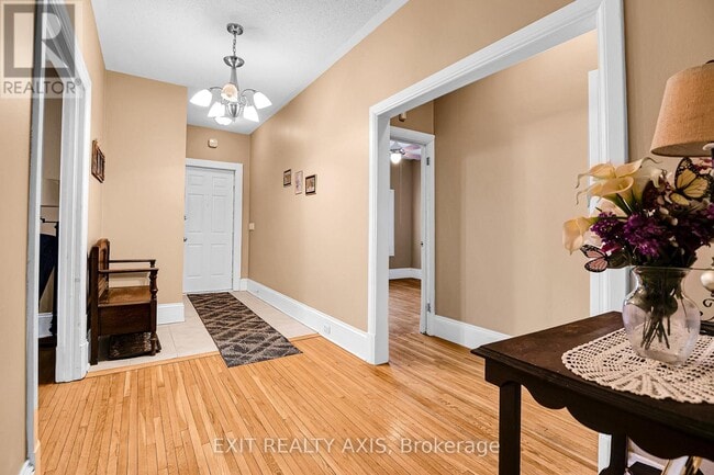 Photo du bâtiment - 44 Main St