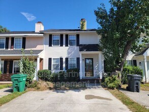 Building Photo - 3921 Miramar Dr