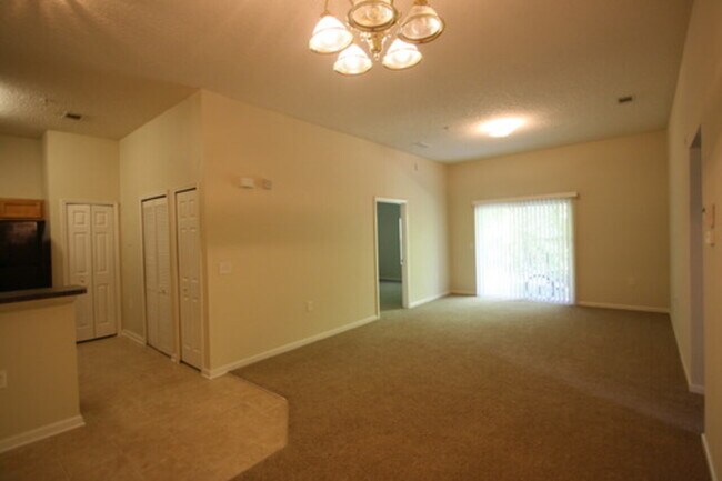 Building Photo - 7920 Merrill Rd #1502