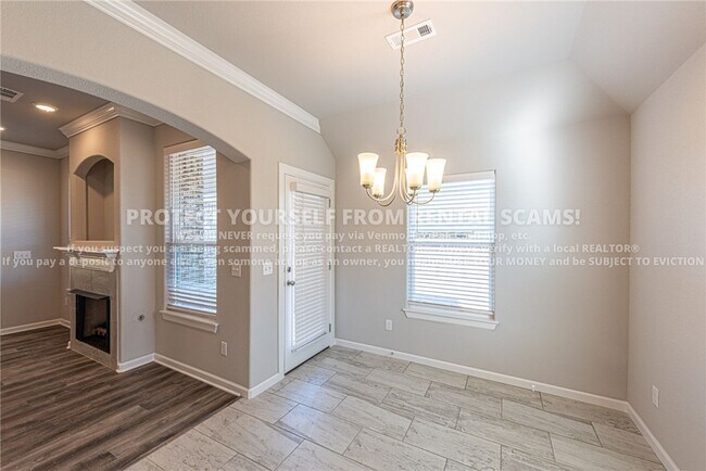 Foto del edificio - 4476 W Newton Ave