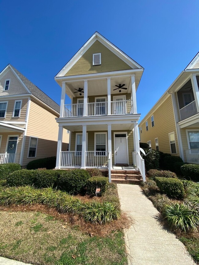 Building Photo - 3673 Longfellow Rd
