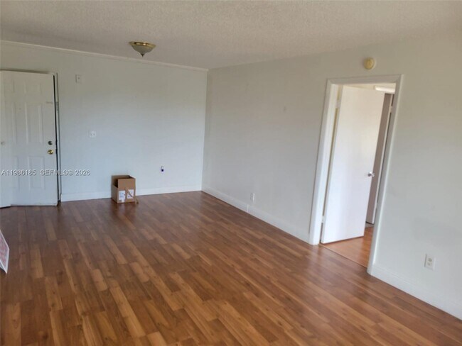 Foto del edificio - 8260 SW 210th St