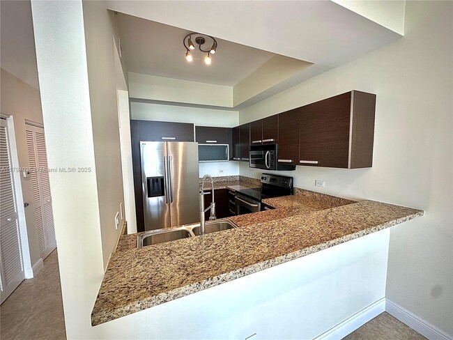 Foto del edificio - 2525 SW 3rd Ave