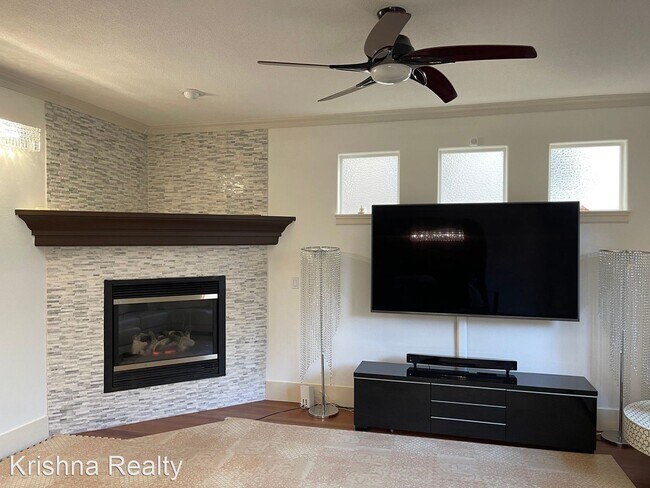 Building Photo - 3 br, 2.5 bath House - 12724 NW Milazzo Lane