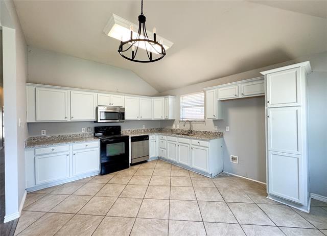 Building Photo - 2024 Sunny Side Dr