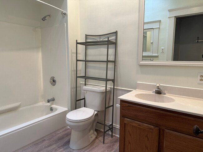 Foto del edificio - 14720 Detroit Ave