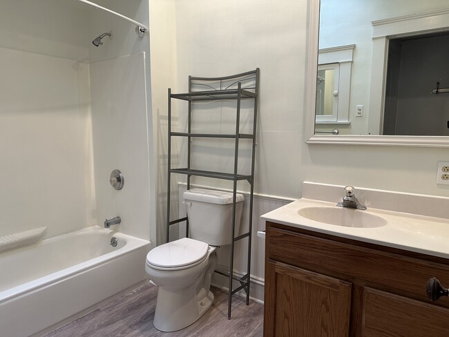 Building Photo - 14720 Detroit Ave