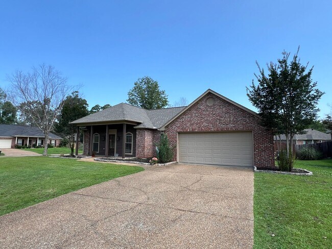 Foto del edificio - 3 Bed/2 Bath Home in Pinebrook!!
