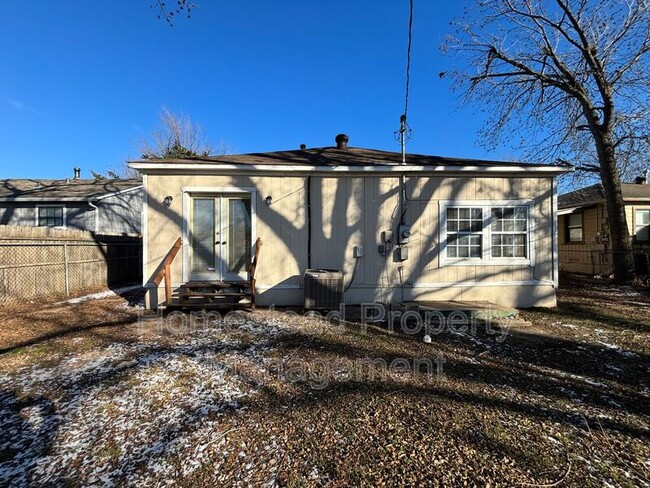 Building Photo - 509 Tinker Dr