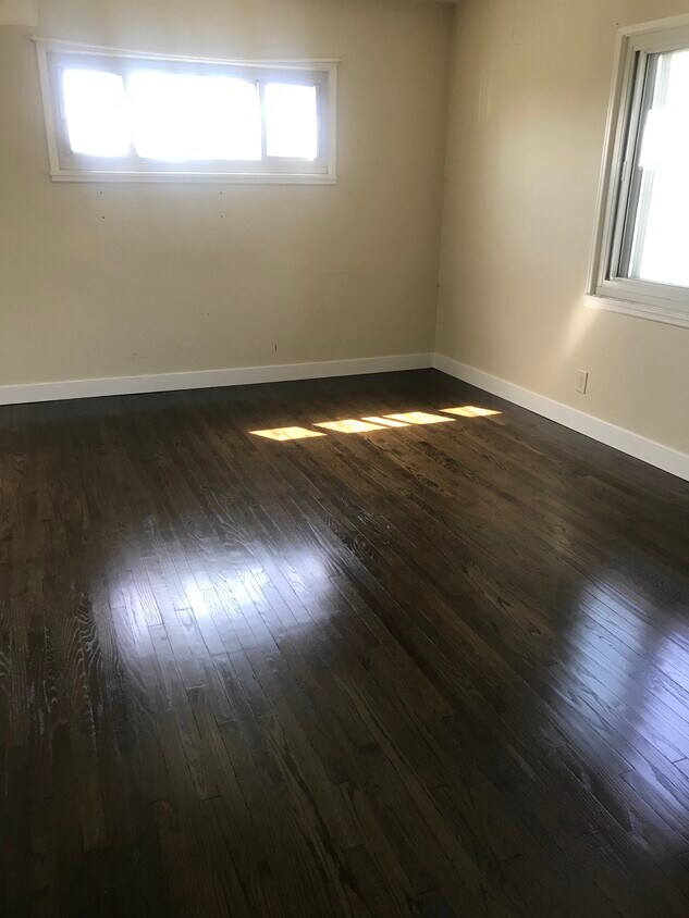 Master bedroom - 10006 S Manhattan Plz