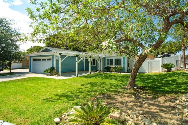 Building Photo - 8644 Frankfort St