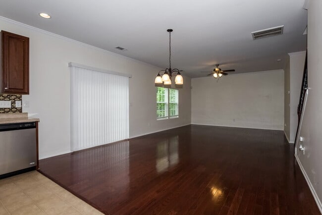 Building Photo - 6413 Prosperity Commons Dr