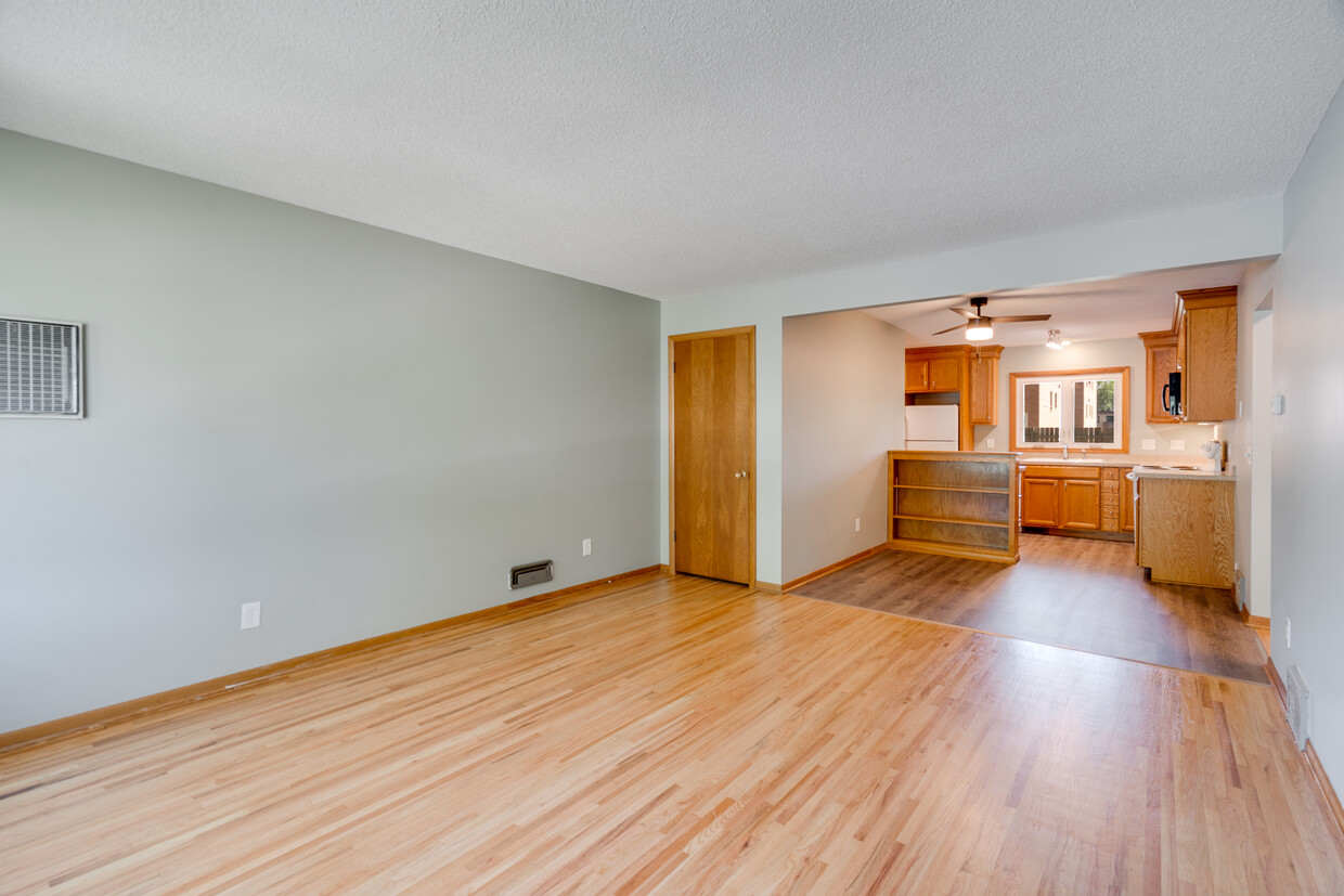 Primary Photo - 3104 39th Ave NE