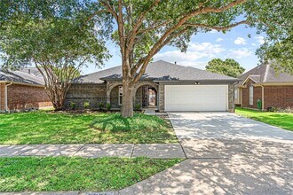 Building Photo - 7726 Gablepoint Dr