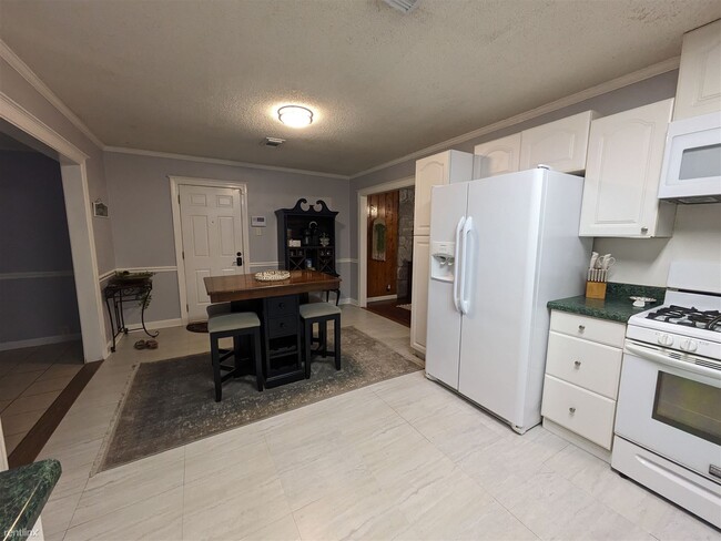 Building Photo - 3 br, 2 bath House - 6300 Mobile Highway