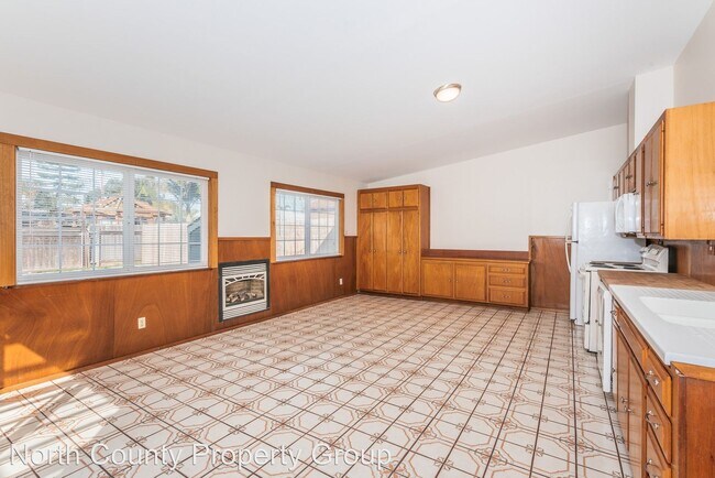 Building Photo - 3 br, 1 bath House - 604 Capistrano Drive