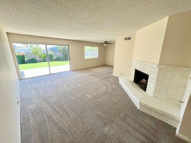 Foto del edificio - Welcome to your new home in the heart of Pacific Beach!