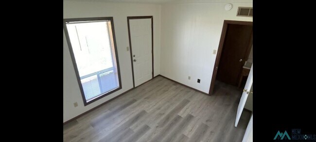 Foto del edificio - 1515 W 18th St