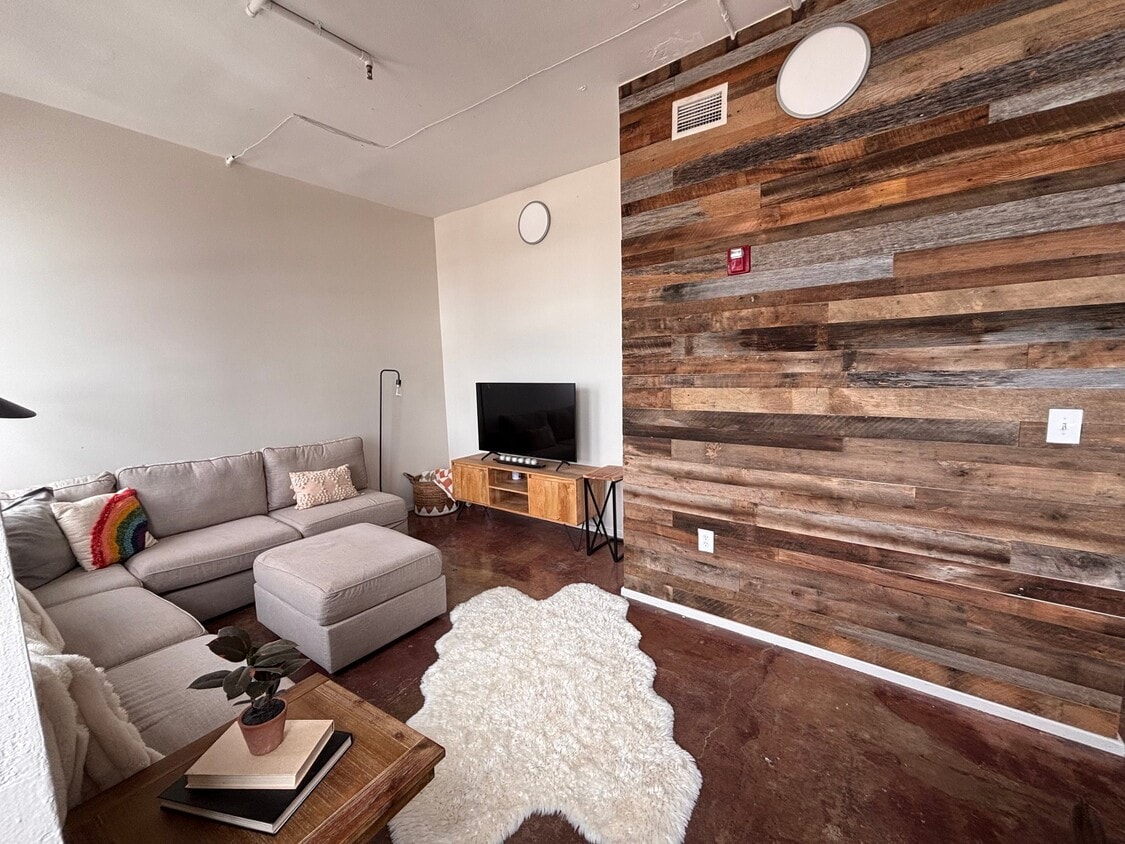 Photo - 116 S Gay St (Knoxville, TN)